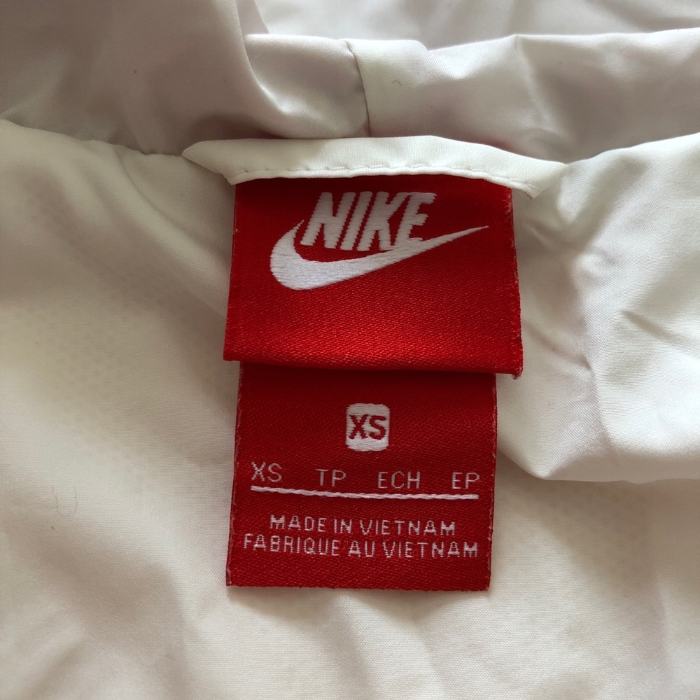Nike Windrunner Jacket - image 6